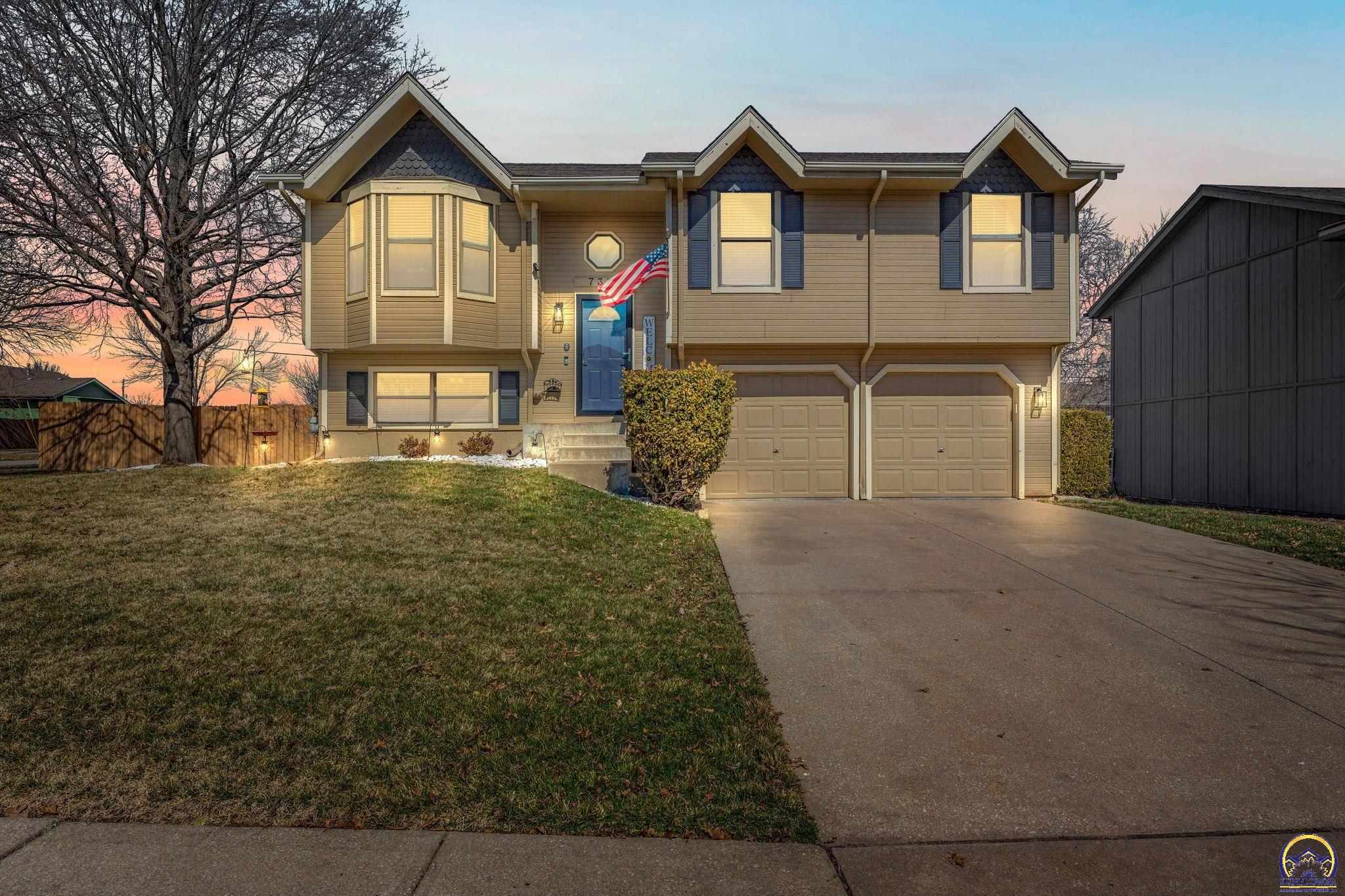 Topeka, Kansas 66614, United States, 3 Bedrooms Bedrooms, ,2 BathroomsBathrooms,Residential,Pending,86277