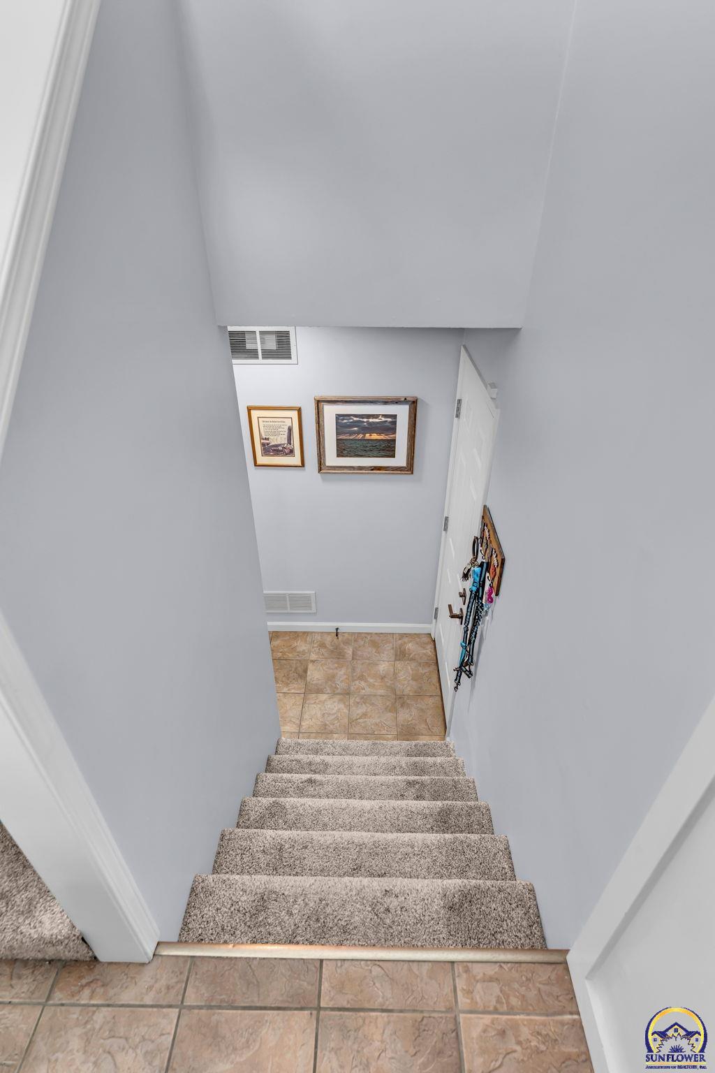 Topeka, Kansas 66614, United States, 3 Bedrooms Bedrooms, ,2 BathroomsBathrooms,Residential,Pending,86277