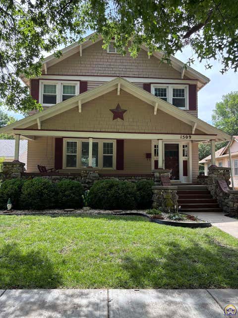 Photo of 1509 West St, Emporia, KS 66801 (MLS # 245087)