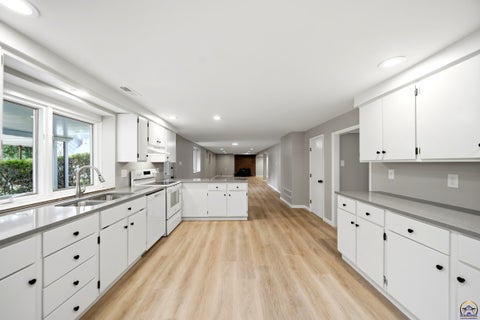 Tiny photo for 2865 SW MacVicar Ave, Topeka, KS 66611 (MLS # 244825)