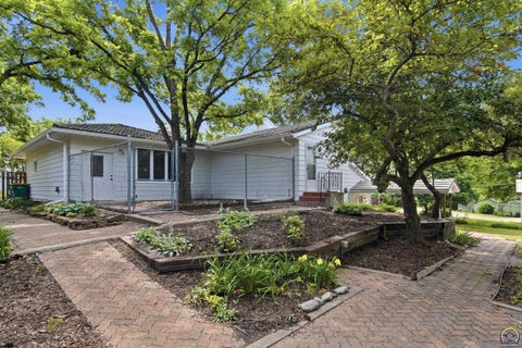Tiny photo for 2865 SW MacVicar Ave, Topeka, KS 66611 (MLS # 244825)