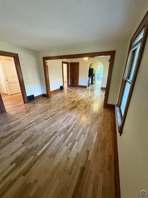 Tiny photo for 206 SW Kendall Ave, Topeka, KS 66606 (MLS # 244503)
