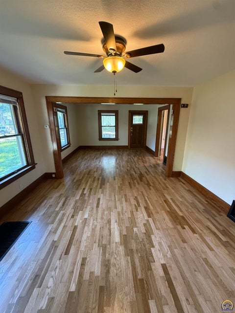 Tiny photo for 206 SW Kendall Ave, Topeka, KS 66606 (MLS # 244503)