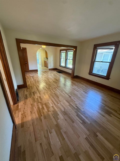 Tiny photo for 206 SW Kendall Ave, Topeka, KS 66606 (MLS # 244503)