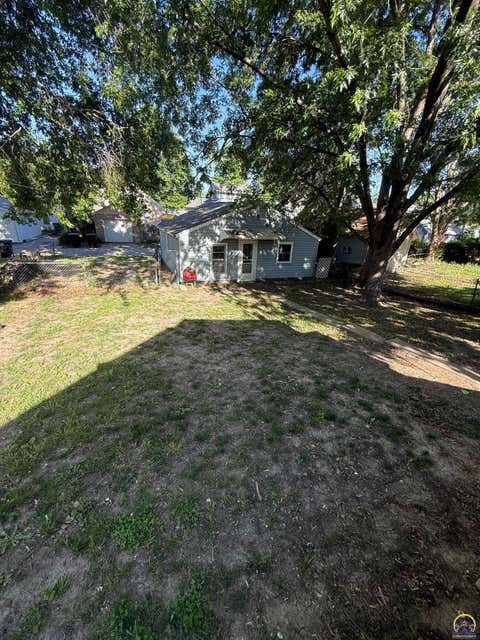 Tiny photo for 206 SW Kendall Ave, Topeka, KS 66606 (MLS # 244503)