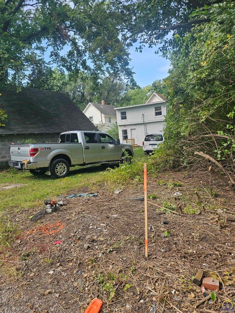 Tiny photo for 400 SW Orchard St, Topeka, KS 66606 (MLS # 244638)