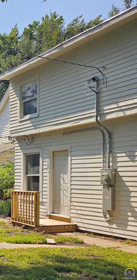 Tiny photo for 400 SW Orchard St, Topeka, KS 66606 (MLS # 244638)