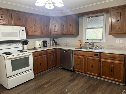 Tiny photo for 3404 NW Rochester Rd, Topeka, KS 66617 (MLS # 246777)