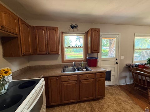 Tiny photo for 1245 NW Sunset Ln, Topeka, KS 66618 (MLS # 245681)