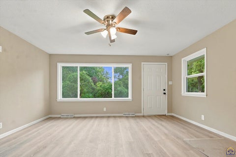 Tiny photo for 3120 SW Arlington St, Topeka, KS 66606 (MLS # 246839)