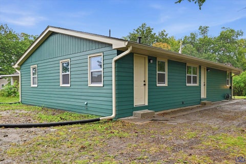 Tiny photo for 3120 SW Arlington St, Topeka, KS 66606 (MLS # 246839)