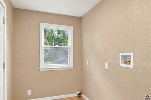 Tiny photo for 3120 SW Arlington St, Topeka, KS 66606 (MLS # 246839)