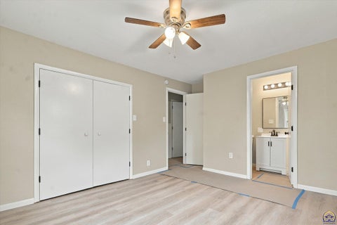 Tiny photo for 3120 SW Arlington St, Topeka, KS 66606 (MLS # 246839)