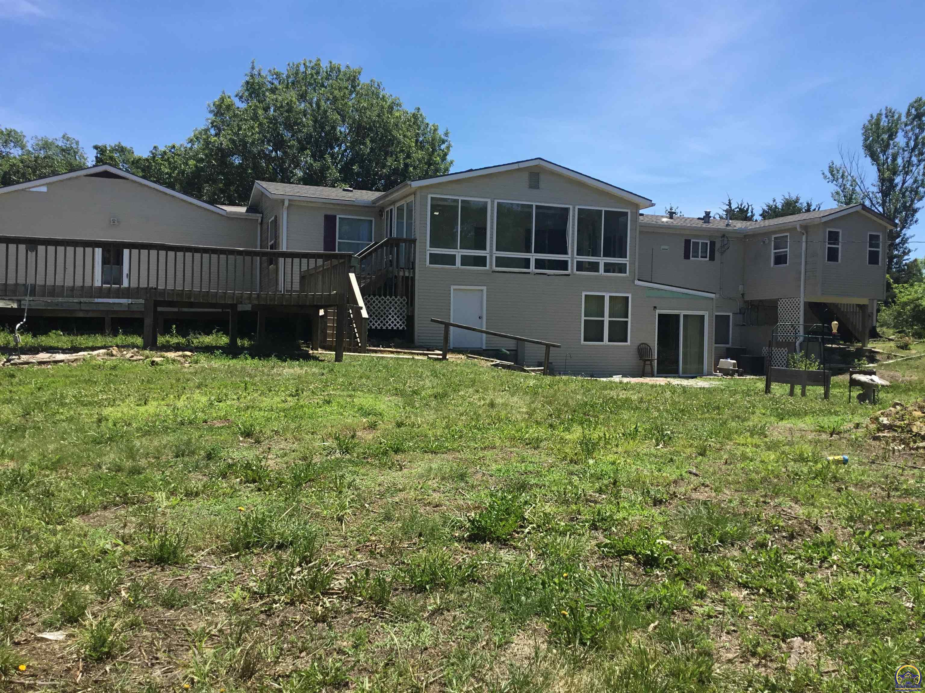 Ozawkie, Kansas 66070, United States, 5 Bedrooms Bedrooms, ,4 BathroomsBathrooms,Residential,Pending,55379