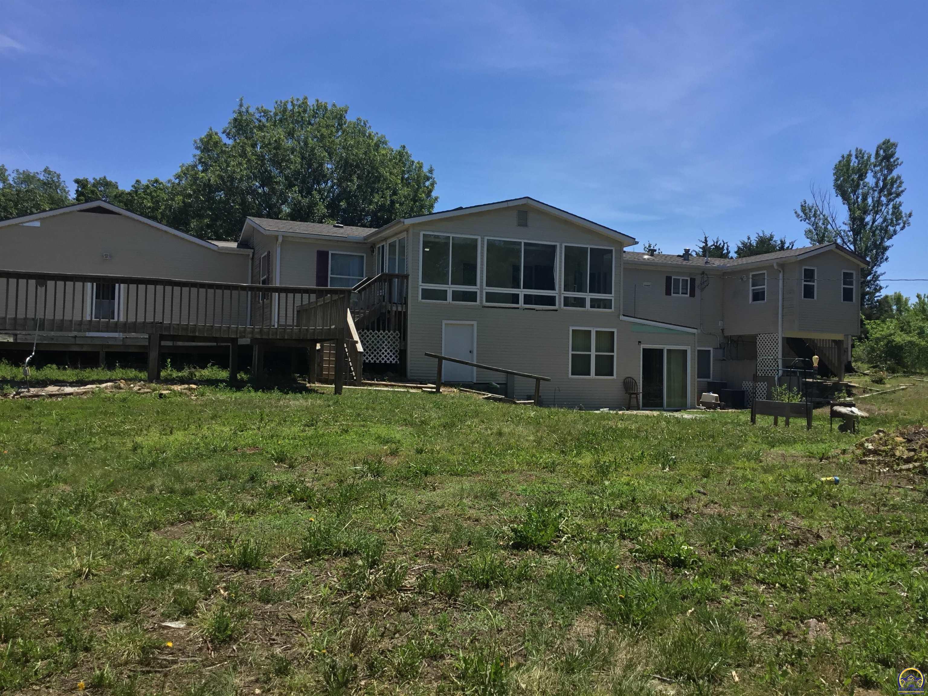 Ozawkie, Kansas 66070, United States, 5 Bedrooms Bedrooms, ,4 BathroomsBathrooms,Residential,Pending,55379