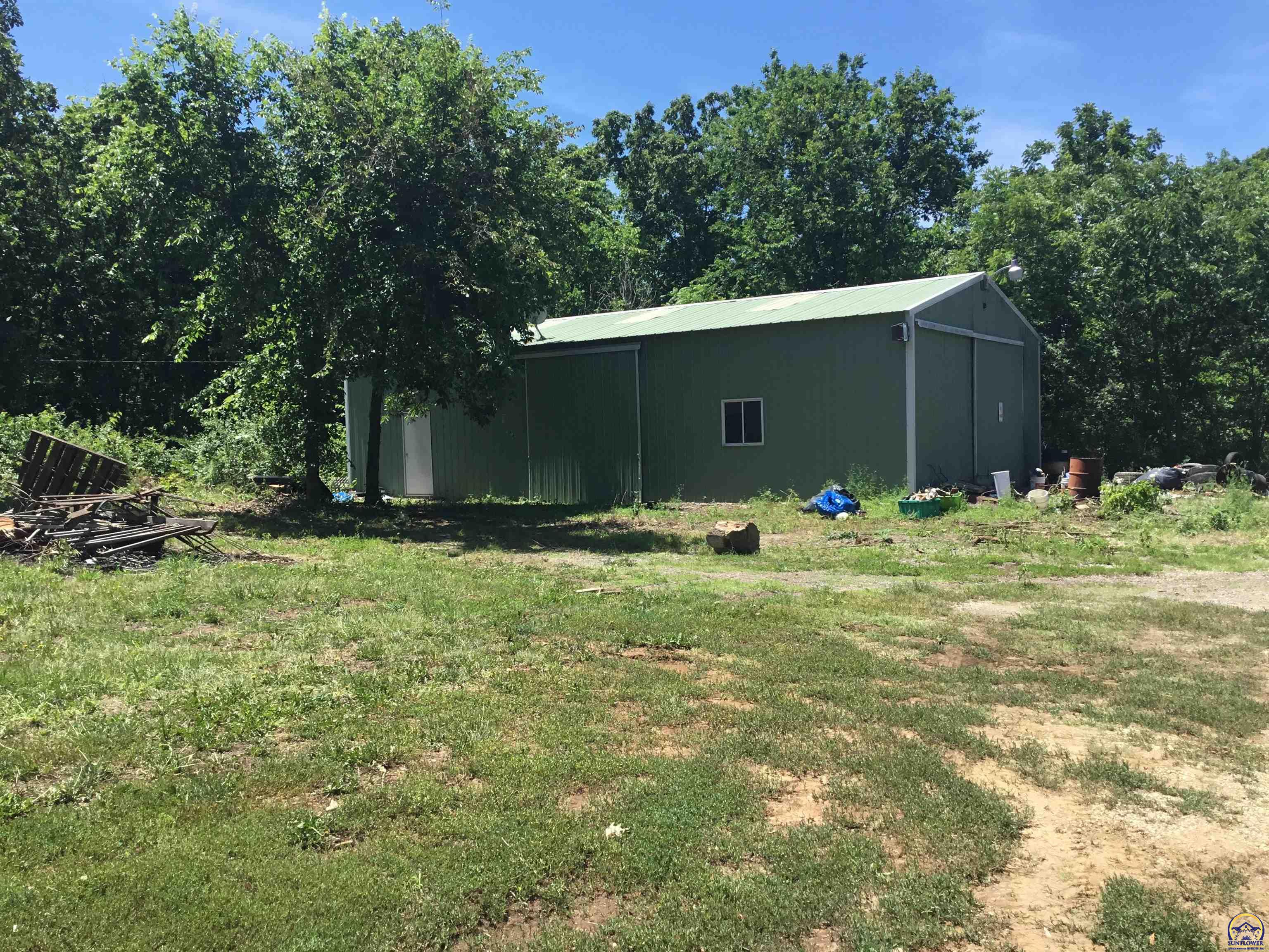 Ozawkie, Kansas 66070, United States, 5 Bedrooms Bedrooms, ,4 BathroomsBathrooms,Residential,Pending,55379