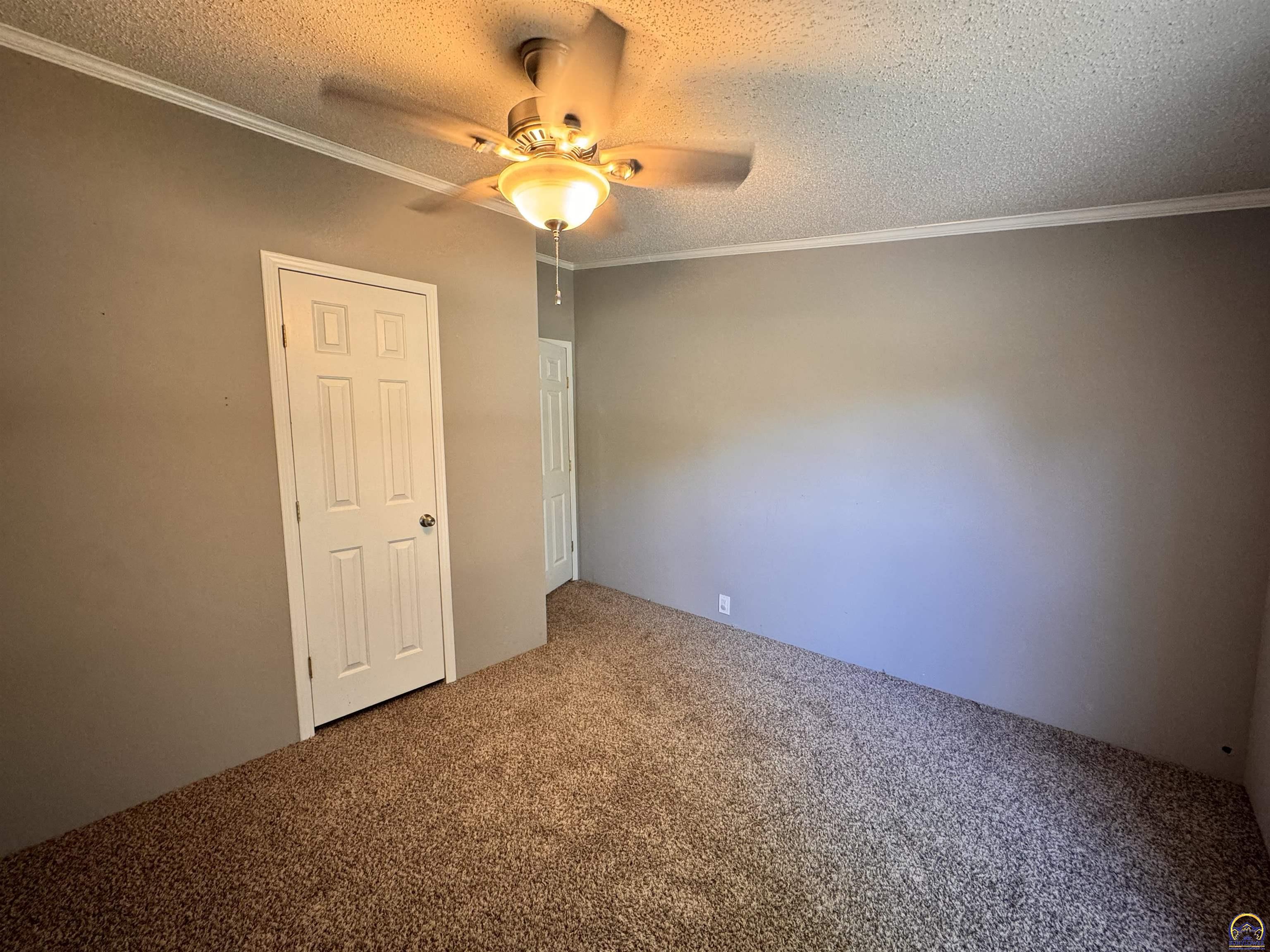 Ozawkie, Kansas 66070, United States, 5 Bedrooms Bedrooms, ,4 BathroomsBathrooms,Residential,Pending,55379