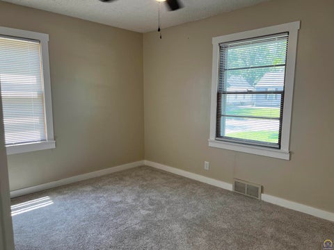 Tiny photo for 912 SW Frazier Ave, Topeka, KS 66606 (MLS # 245753)