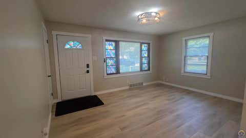 Tiny photo for 912 SW Frazier Ave, Topeka, KS 66606 (MLS # 245753)