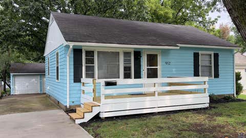 Photo of 912 SW Frazier Ave, Topeka, KS 66606 (MLS # 245753)