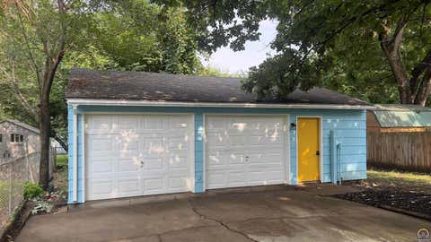 Tiny photo for 912 SW Frazier Ave, Topeka, KS 66606 (MLS # 245753)