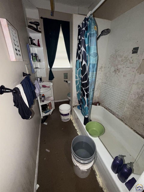 Tiny photo for 10331035 SW Clay St, Topeka, KS 66604 (MLS # 245788)