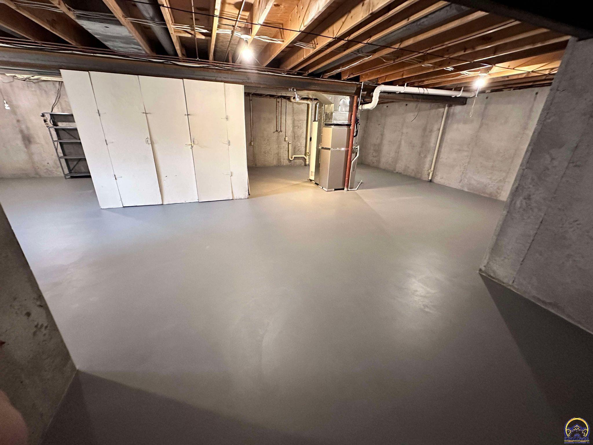 Topeka, Kansas 66614, United States, 3 Bedrooms Bedrooms, ,2 BathroomsBathrooms,Residential,Pending,48135