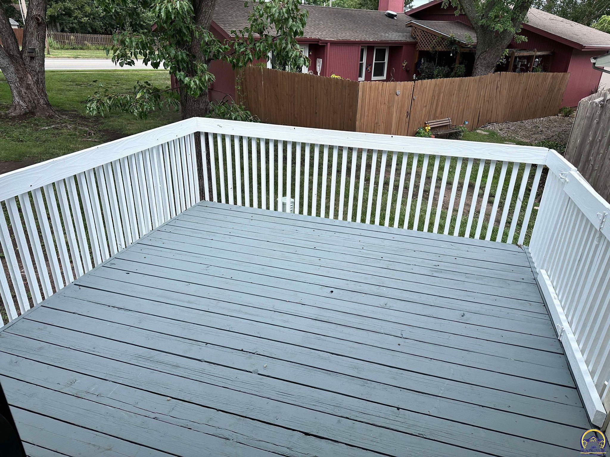 Topeka, Kansas 66614, United States, 3 Bedrooms Bedrooms, ,2 BathroomsBathrooms,Residential,Pending,48135