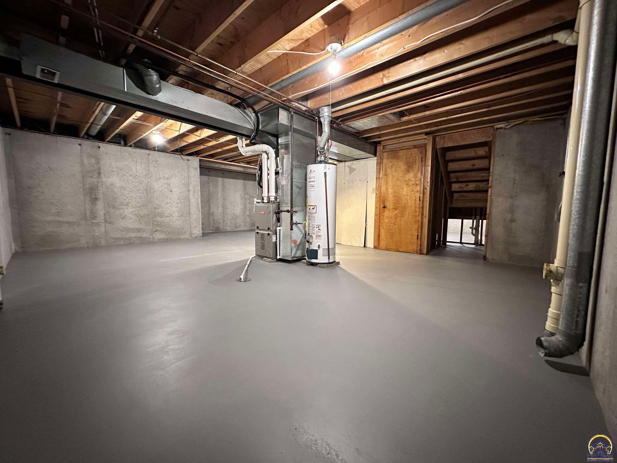 Topeka, Kansas 66614, United States, 3 Bedrooms Bedrooms, ,2 BathroomsBathrooms,Residential,Pending,48135