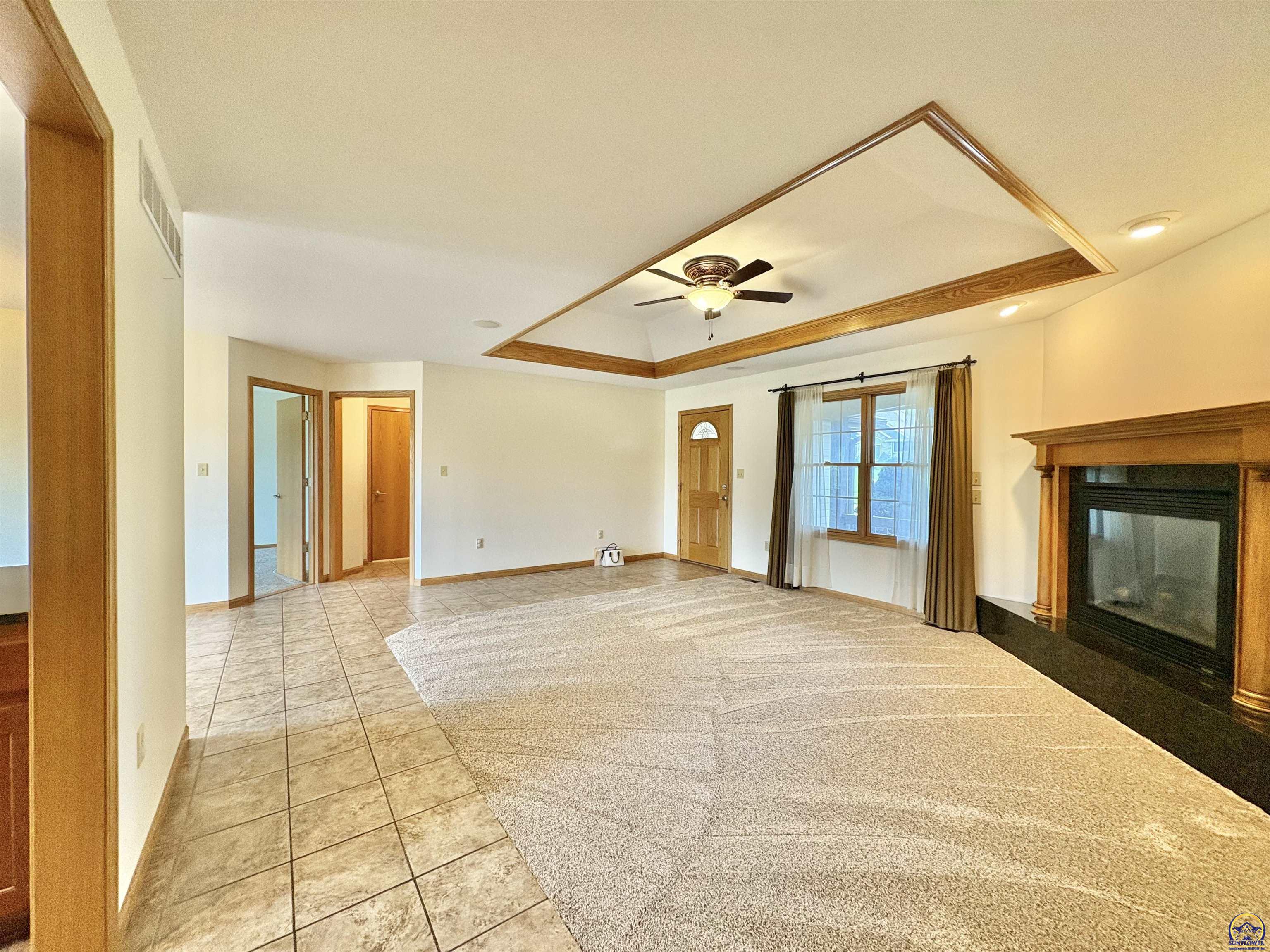 Topeka, Kansas 66618, United States, 5 Bedrooms Bedrooms, ,3 BathroomsBathrooms,Residential,Pending,42118