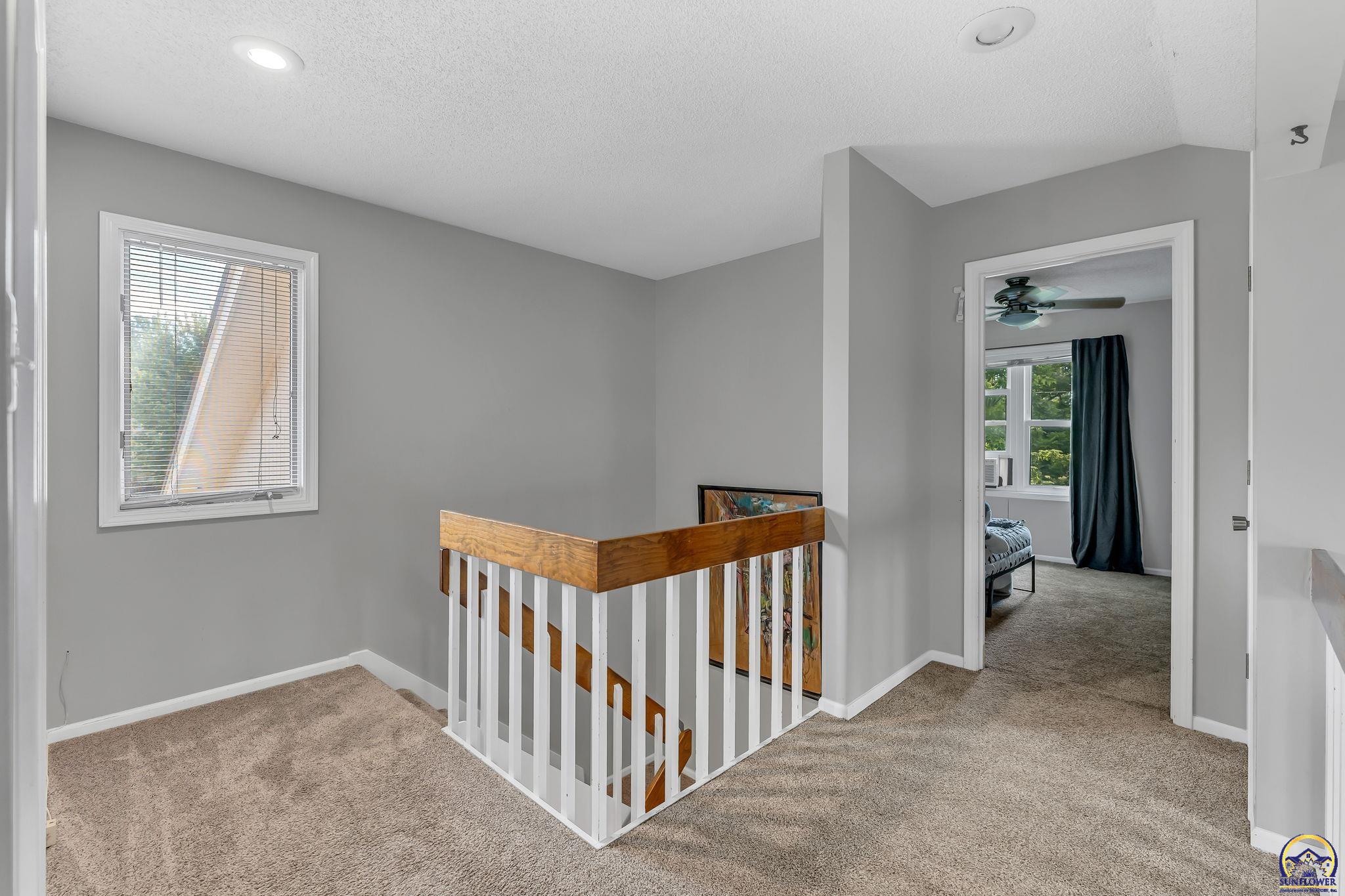 Topeka, Kansas 66614, United States, 3 Bedrooms Bedrooms, ,3 BathroomsBathrooms,Residential,Pending,166809