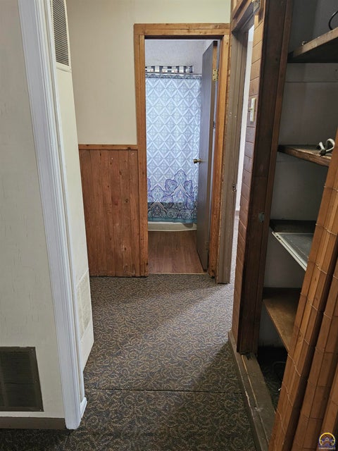 Tiny photo for 2124 SW Morningside Rd, Topeka, KS 66614 (MLS # 244614)