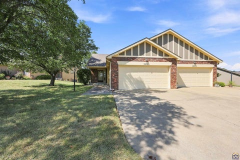 Photo of 5616 SW Barrington Ct S CT, Topeka, KS 66614 (MLS # 246401)