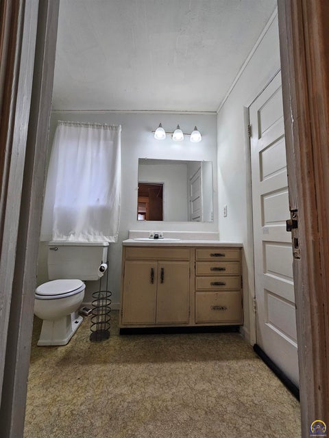 Tiny photo for 15 Union St, Emporia, KS 66801 (MLS # 246487)