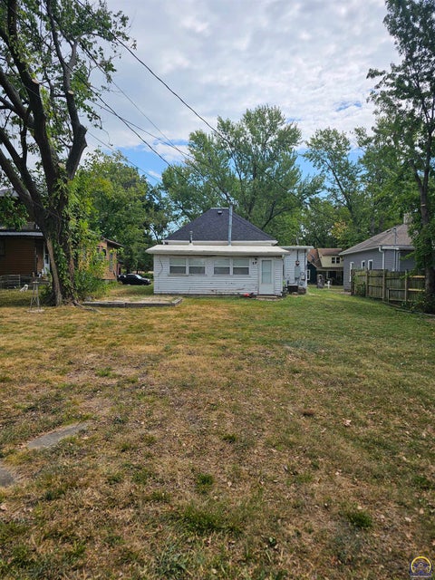 Tiny photo for 15 Union St, Emporia, KS 66801 (MLS # 246487)