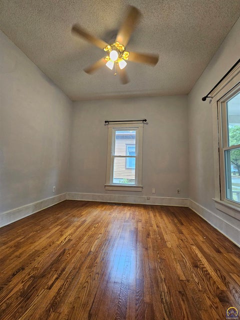 Tiny photo for 15 Union St, Emporia, KS 66801 (MLS # 246487)