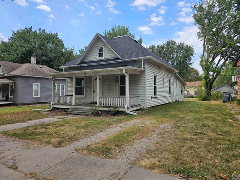 Tiny photo for 15 Union St, Emporia, KS 66801 (MLS # 246487)