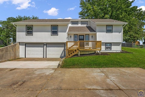 Tiny photo for 5328 NW Green Hills Rd, Topeka, KS 66618 (MLS # 246187)