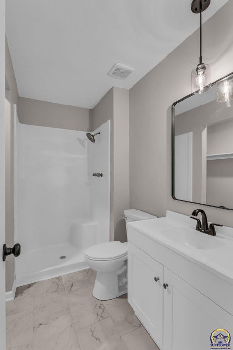 Tiny photo for 5328 NW Green Hills Rd, Topeka, KS 66618 (MLS # 246187)