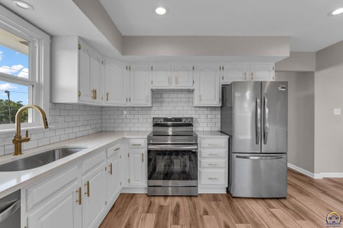 Tiny photo for 5328 NW Green Hills Rd, Topeka, KS 66618 (MLS # 246187)