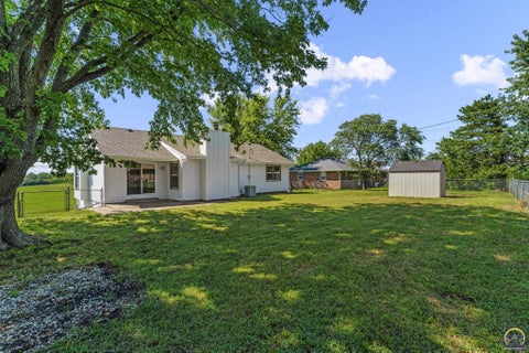 Tiny photo for 5328 NW Green Hills Rd, Topeka, KS 66618 (MLS # 246187)