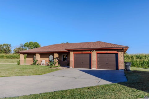 Tiny photo for 203 E Park Ave, St. Marys, KS 66536 (MLS # 246415)