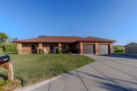 Tiny photo for 203 E Park Ave, St. Marys, KS 66536 (MLS # 246415)