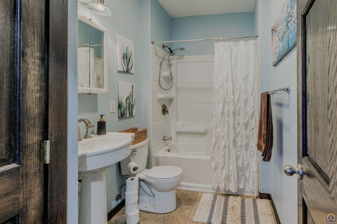 Tiny photo for 203 E Park Ave, St. Marys, KS 66536 (MLS # 246415)