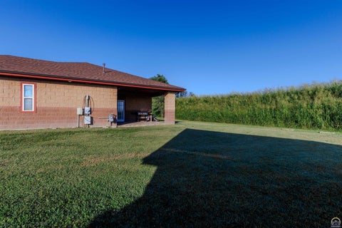 Tiny photo for 203 E Park Ave, St. Marys, KS 66536 (MLS # 246415)