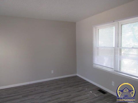 Tiny photo for 1262 SW Polk St, Topeka, KS 66612 (MLS # 246629)