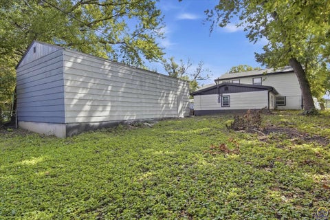 Tiny photo for 1224 SE 35th Ter, Topeka, KS 66605 (MLS # 246750)