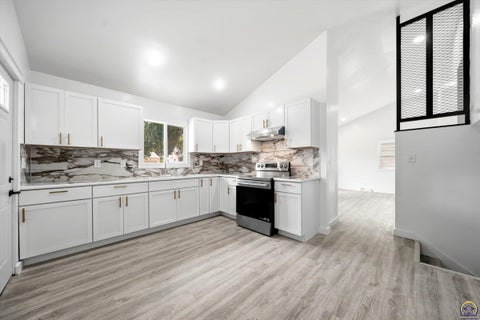 Tiny photo for 1224 SE 35th Ter, Topeka, KS 66605 (MLS # 246750)