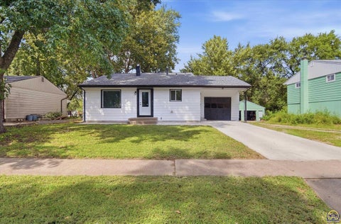 Tiny photo for 1224 SE 35th Ter, Topeka, KS 66605 (MLS # 246750)