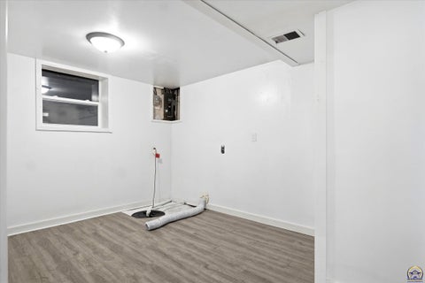 Tiny photo for 1224 SE 35th Ter, Topeka, KS 66605 (MLS # 246750)